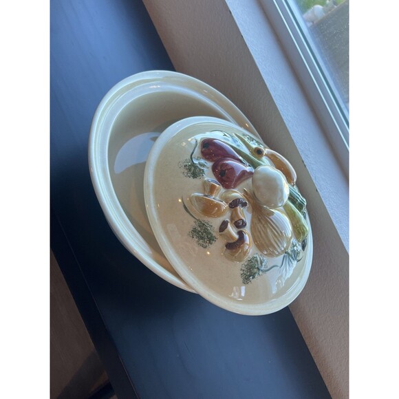 Vintage Los Angeles Potteries 1971 USA Cream Vegetable Lidded Casserole Dish - Picture 7 of 11